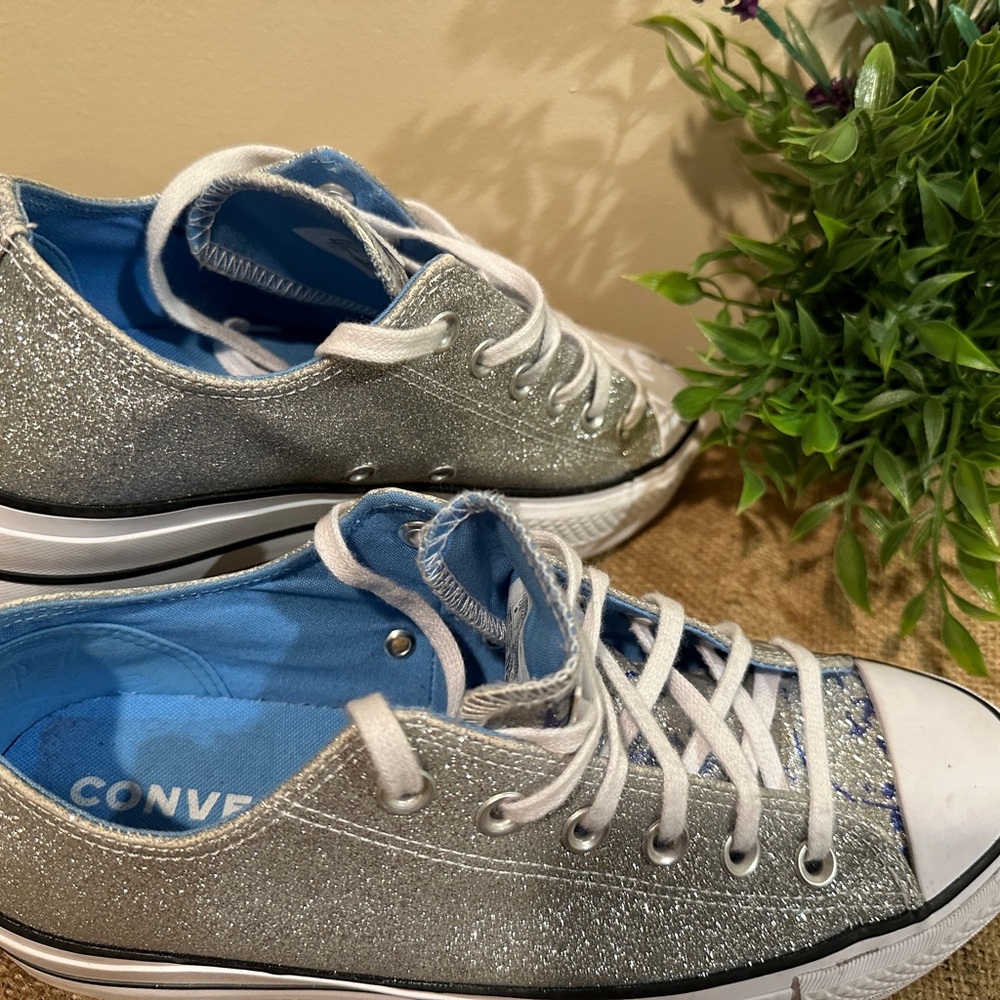 Women’s CONVERSE Silver Sparkle Glitter Sneakers Size 9 - Picture 8 of 15